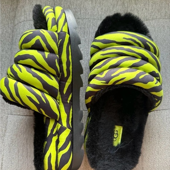 UGG - Maxi Slide Tiger Print In Key Lime - Picture 5 of 6